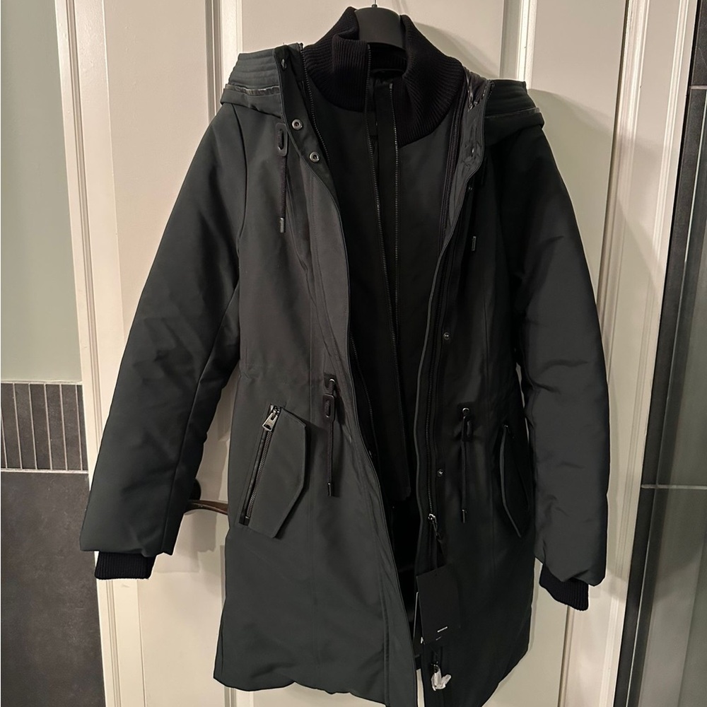 Brand new Mackage Beckah Parka. Never worn, all tags still on. - Picture 2 of 4